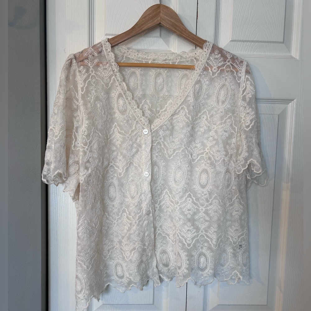 Elegant Lace V-Neck Top - Cream